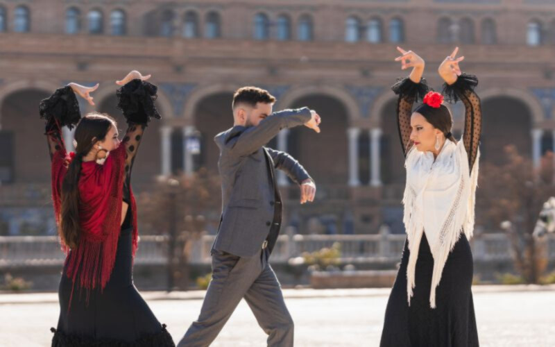 Historia del traje de flamenca andaluz