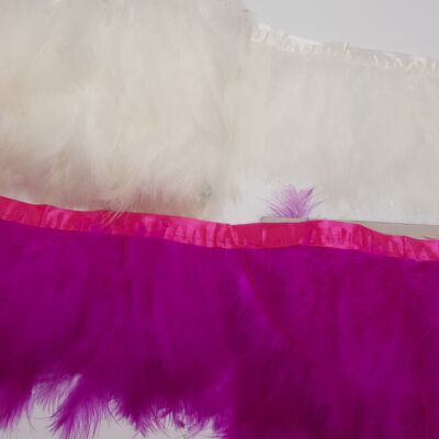 Fleco de plumas de gallo blanco y fucsia (15 cm)