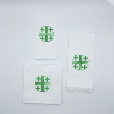 Paños de Altar blanco bordado cuatro cruces verde