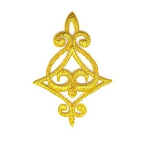 Aplique Bordado termoadhesivo filigrana oro (8cm)