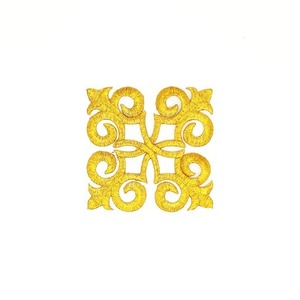 Aplique Bordado termoadhesivo filigrana oro (8,5cm)
