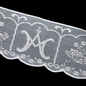 Encaje Ave María de bolillo mecanizado blanco (23cm)