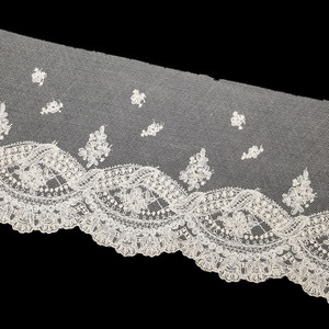 Tul Bordado Beig (Bordado 13 cm/ Total 15,5 cm)