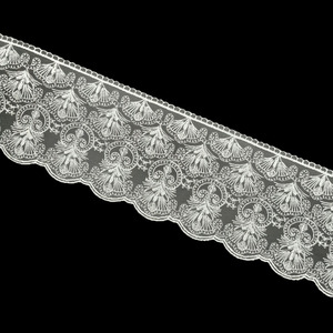 Tul bordado blanco (12.5cm)