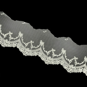 Tul Bordado Color Crudo (Bordado 7cm / Total 12cm)