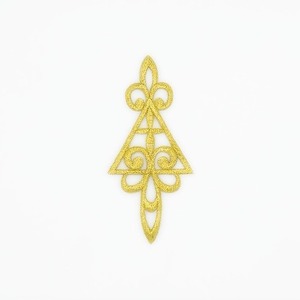 Aplique Bordado termoadhesivo filigrana triangulo oro (10,5x5cm)