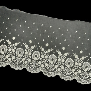 Tul Bordado Marfil (Bordado 16 cm/ Total 20 cm)
