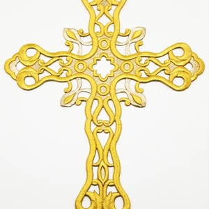 Cruz bordada 3 oros (38x29,5cm)