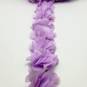 Tira de flores de tela con pétalos Lila (5cm)