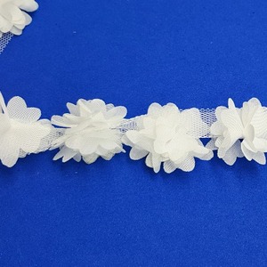 Tira de flores de tela con pétalos Blanca (3cm)