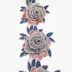 Pasamanería de Flores (11,5cm)