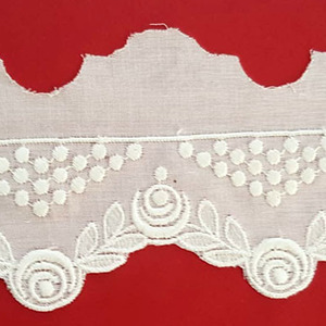 Punta tira bordada beige (6 cm)