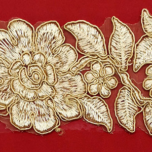 Organza Bordada Flores con Rebordé Dorada (6,5 cm)