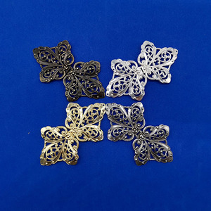Broche metalizado (8,5 cm)