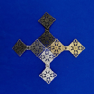 Broche Metalizado (6,6 cm)