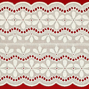 Tira bordada blanca (13,5 cm)