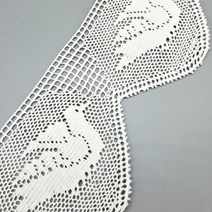 Encaje motivo religioso Espíritu Santo de bolillo mecanizado (9,5cm)