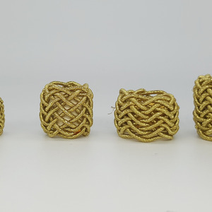 Pasadores dorados