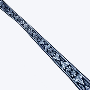 Cinta bordada motivo flor de lis plateado y azul (3cm)