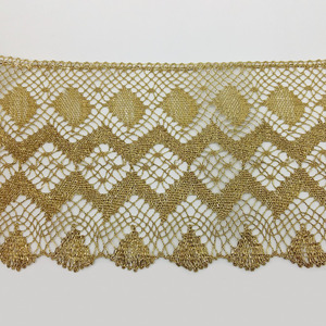 Encaje Dorado Conchas ancho (19 cm)
