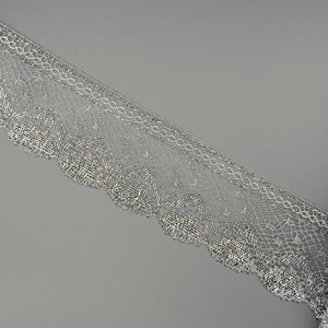 Puntilla metalizada plateada hojilla sintética(7,5cm)