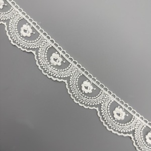 Tul bordado blanco roto ( 4,5 cm)