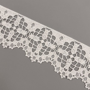 Encaje guipur motivo religioso de bolillo mecanizado blanco (6,5 cm)