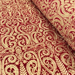 Tela terciopelo bordado Rojo (ancho 1m)