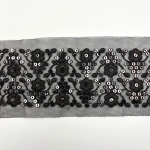Pasamanería de lentejuelas en negro (8 cm)