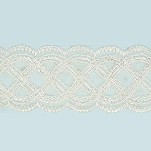 Pasamanería blanca con rocallas (6 cm)