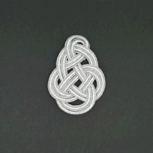 Aplique bordado nudo Plateado (8,5cm)