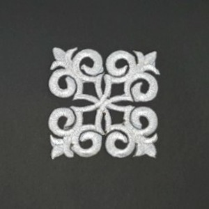 Aplique Bordado termoadhesivo filigrana plata (8,5cm)