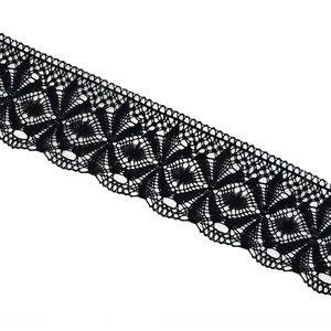 Puntilla de bolillo negro (7cm)