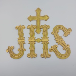 Aplique Bordado JHS oro (32x23cm)