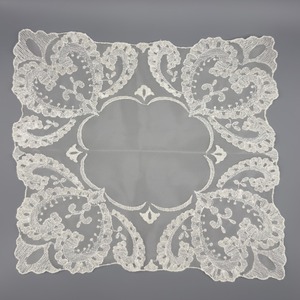 Pañuelo de tul bordado beig (30x30cm)
