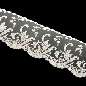 Tul bordado beig (13cm)